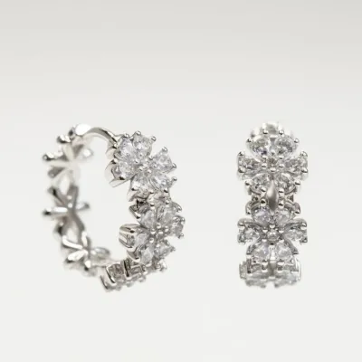 Brinco Argola Click Flores c/ Zirc. - Banho Prata