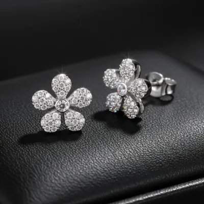 Brinco Flor Cravejado Zirconias - Banho Prata