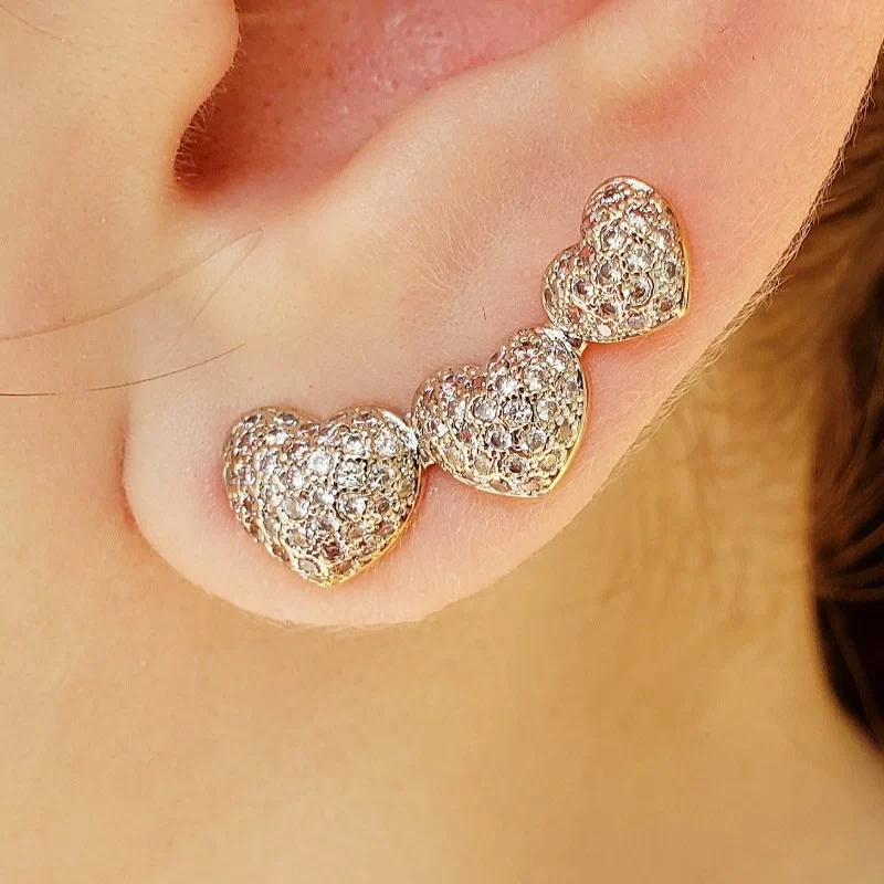 Brinco Ear Cuff Trio de Corações com detalhe em ródio