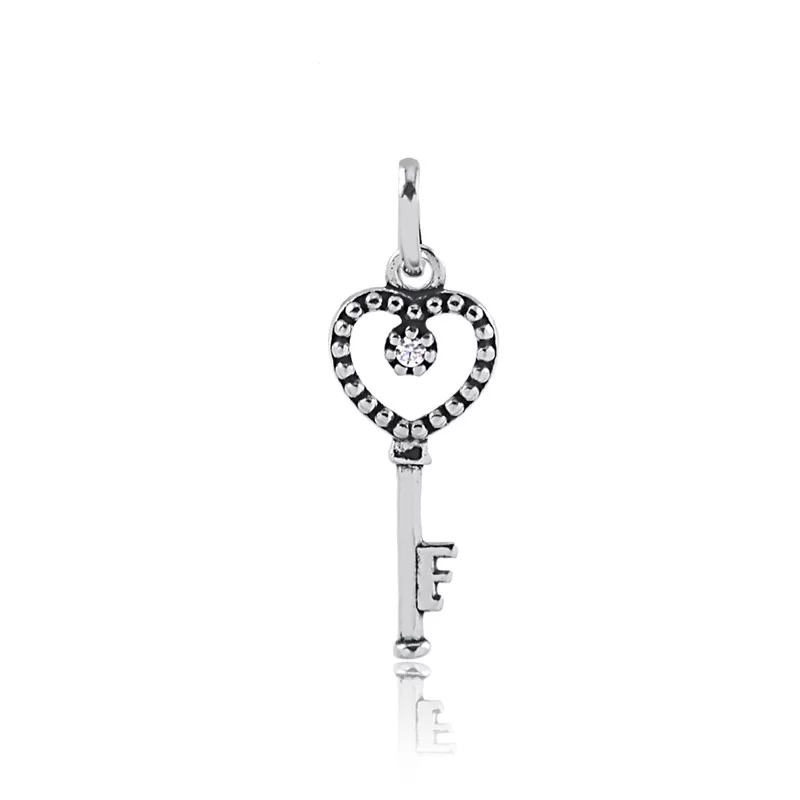 Colar com pingente de Chave em Prata envelhecida